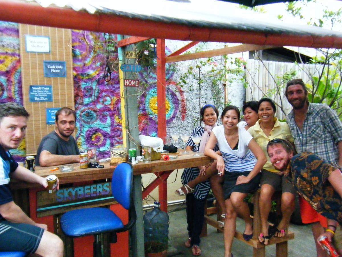 Hostel Six Degrees Jakarta Exterior foto